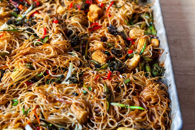 sheet pan chow mein